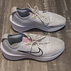 Nike White Athletic Running Shoes